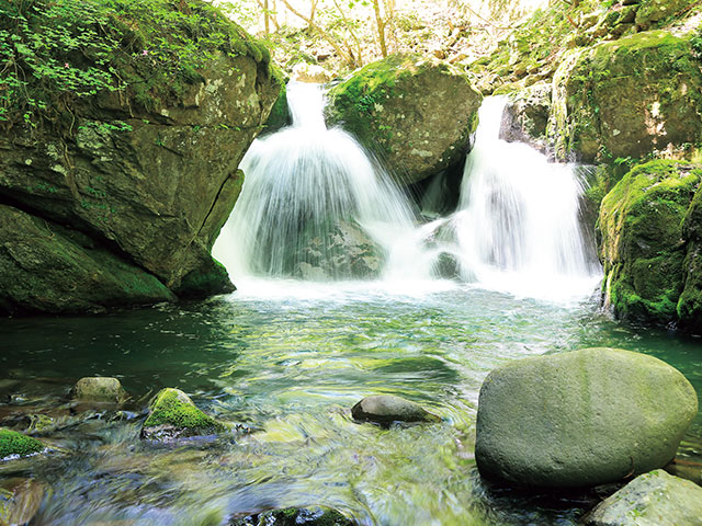 氷ノ山の麓を流れる横行渓谷